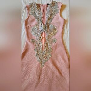 Bella Barnett Bodycon Mini dress S Peach Pink  Metallic Embroidered Party